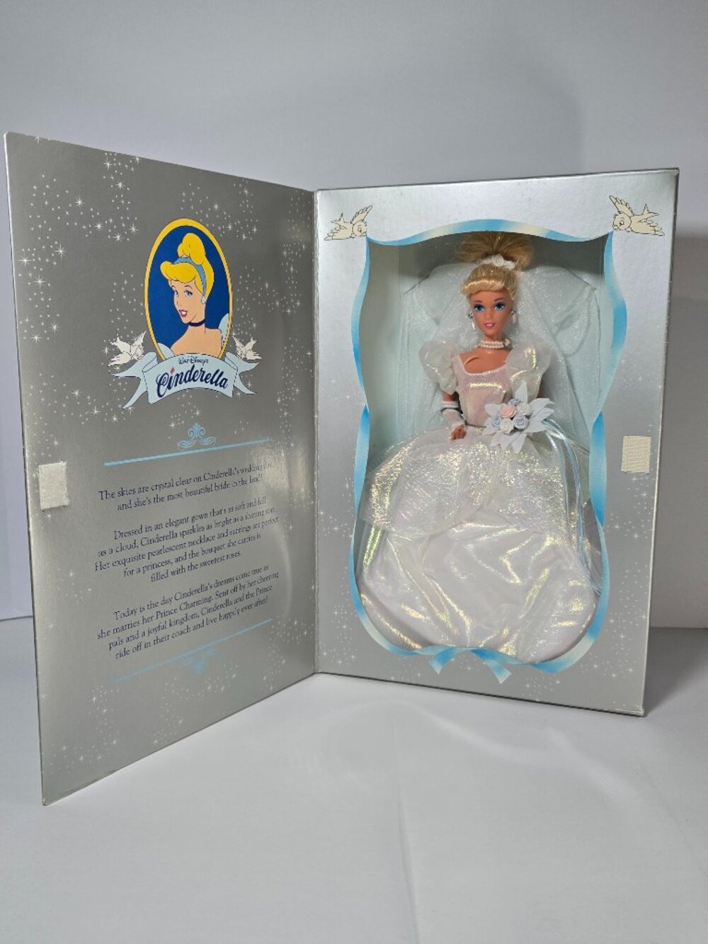 Vintage 1995 Barbie Walt Disney Wedding Cinderella 45th Anniversary 14232 In-Box